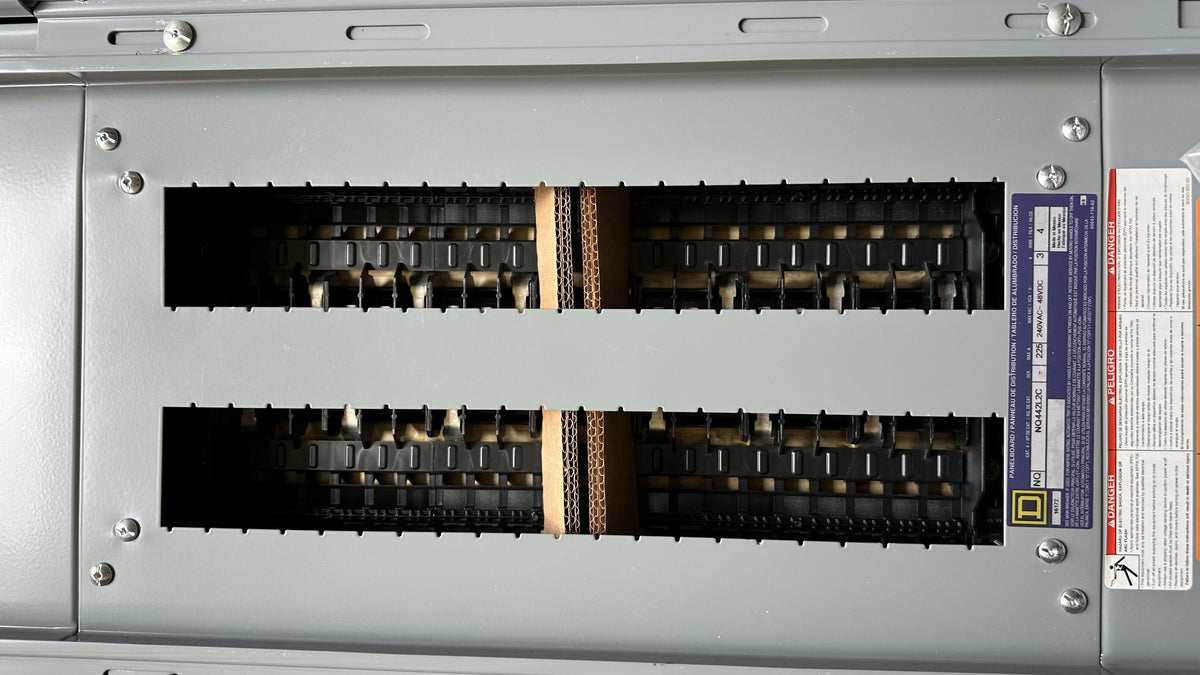 NF430L2Panelboard interior, NF, main lugs, 250A, Al bus, 30 pole spaces, 3 phase, 4 wire, 600Y/347VAC max