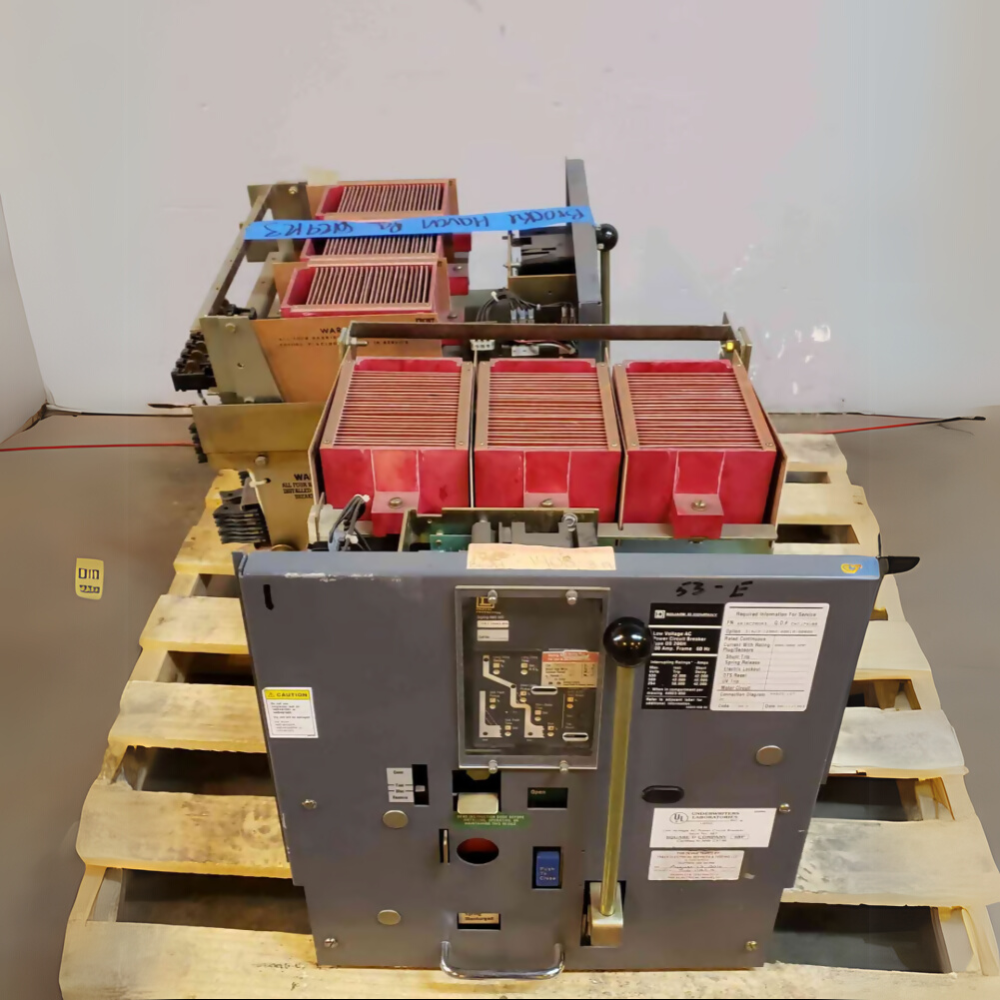 Square D 800 Amp AC Circuit Breaker