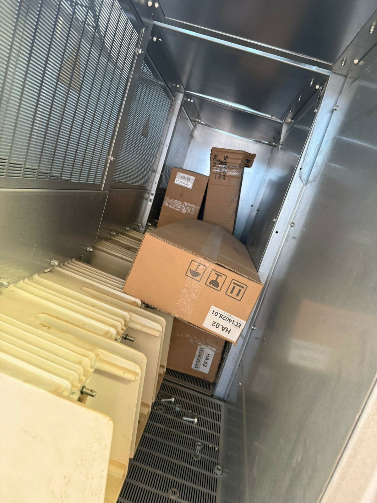 MCset switch gear 13.8kv Schneider electric