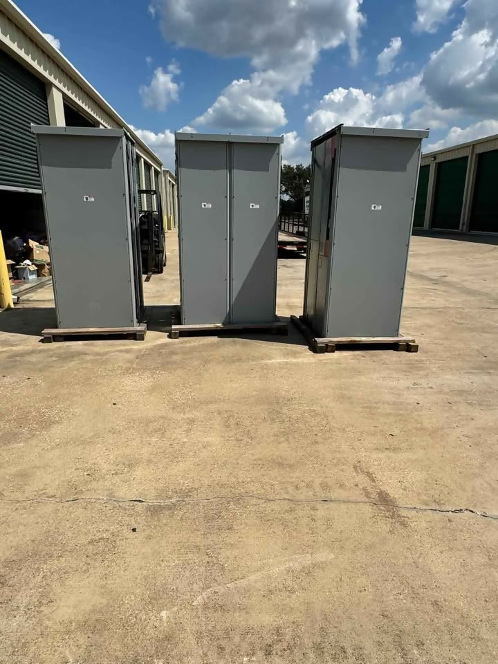 Four brand new Siemens 3000A 208/120V 3PH 4W (4) Section 3R Switchgear – Main WLL2F330