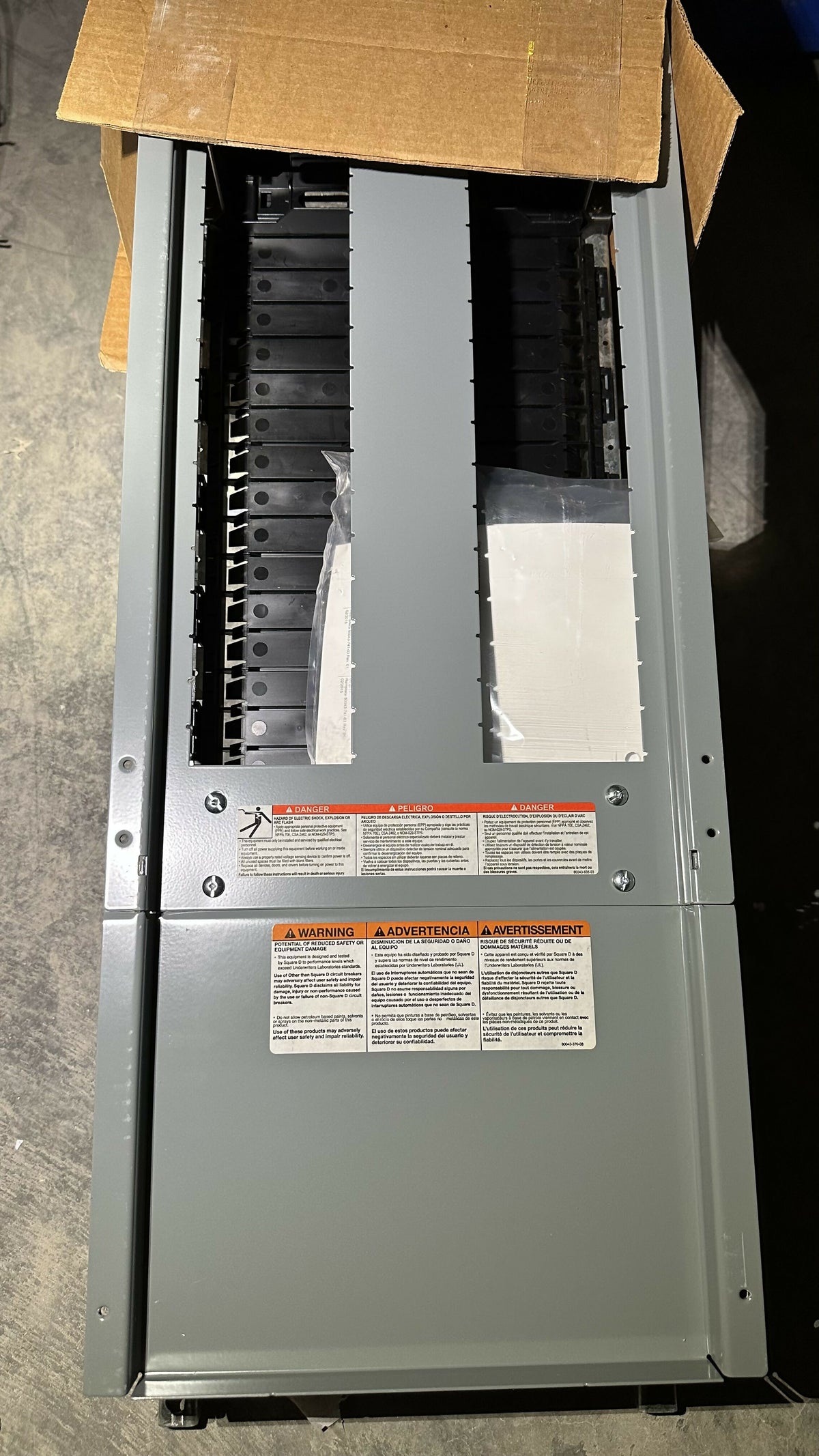 NF430L2 Panelboard interior, NF, main lugs, 250A, Al bus, 30 pole spaces, 3 phase, 4 wire, 600Y/347VAC max