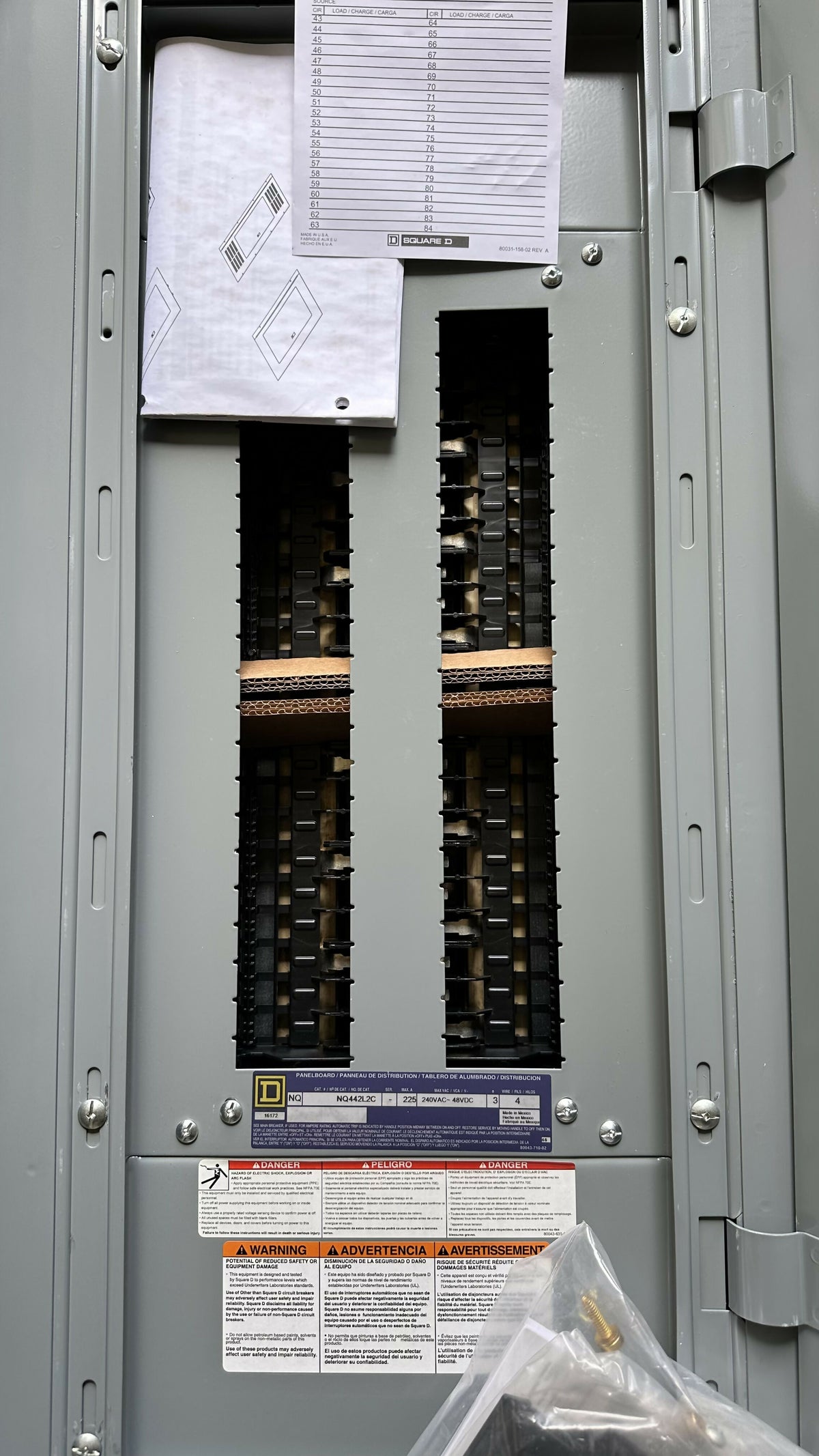 NF430L2Panelboard interior, NF, main lugs, 250A, Al bus, 30 pole spaces, 3 phase, 4 wire, 600Y/347VAC max