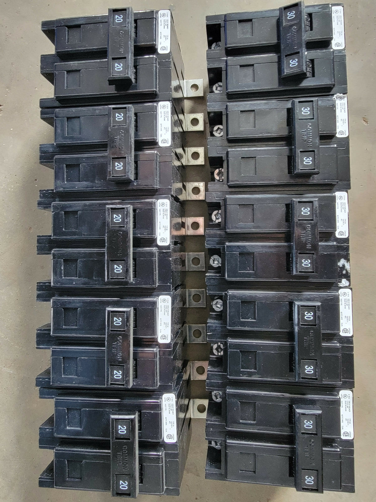 120/240V 125 Amp Eaton Panel with BAB Circuit Breakers - New