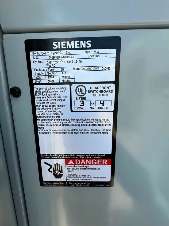 Four brand new Siemens 3000A 208/120V 3PH 4W (4) Section 3R Switchgear – Main WLL2F330