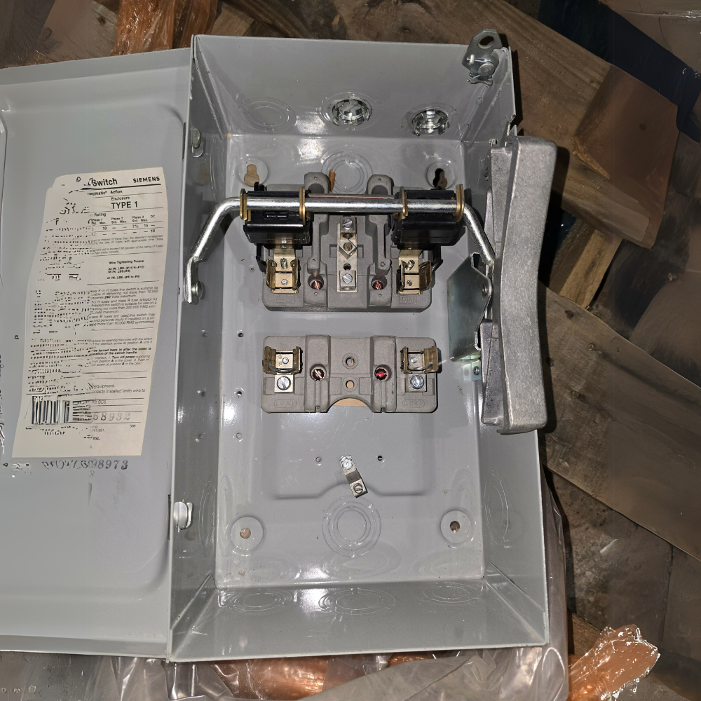 I-T-E Enclosed Switch SN322 HD Used