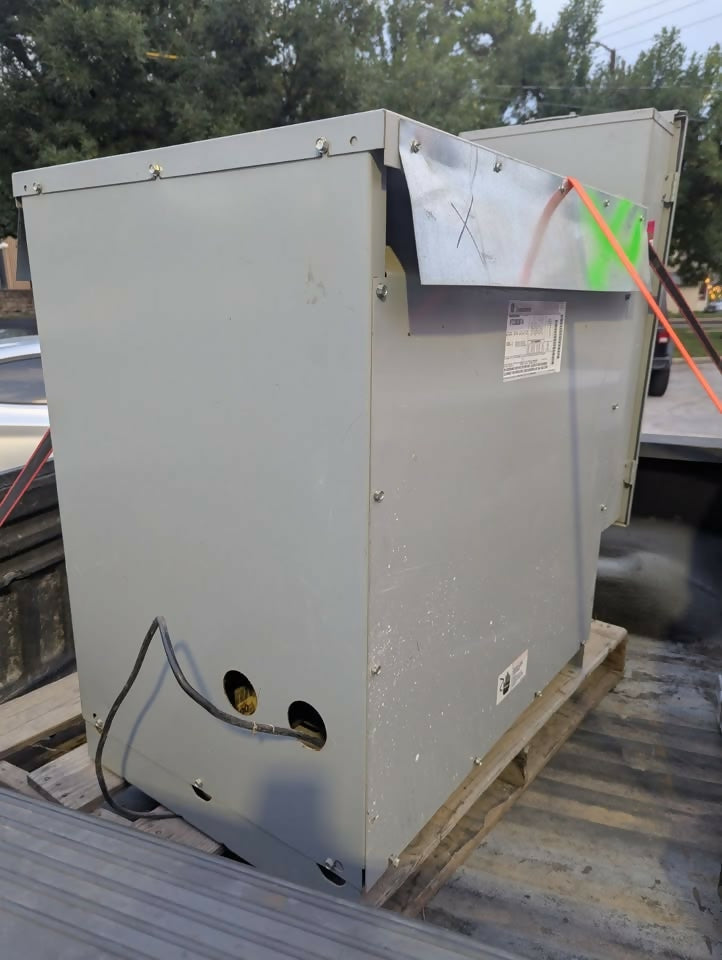 GE 9T23B3874 75kVA Transformer 480V 3-Phase w/ Siemens HF361 Safety Switch