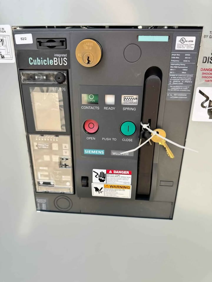 Four brand new Siemens 3000A 208/120V 3PH 4W (4) Section 3R Switchgear – Main WLL2F330